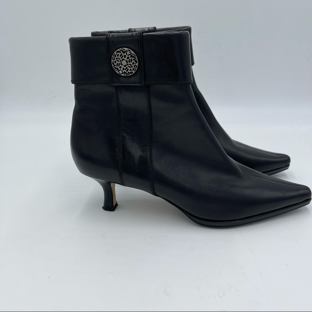 TAHARI Dragon Black Leather Ankle Booties Size 7.5